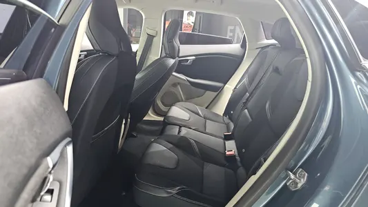 Volvo V40 D2 2014 26