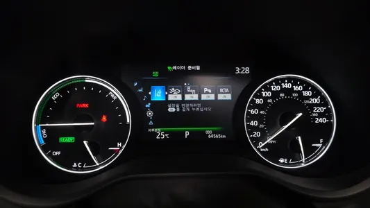 Toyota 4 2.5 AWD 2024 8