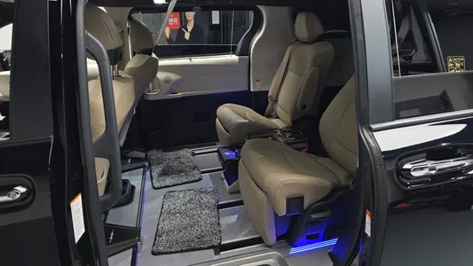 Toyota 4 2.5 AWD 2024 27