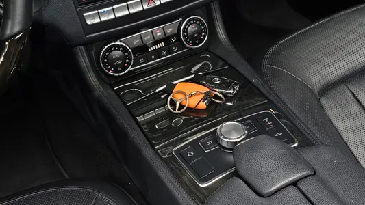 Mercedes-Benz CLS-Class W218 CLS350 2012 9