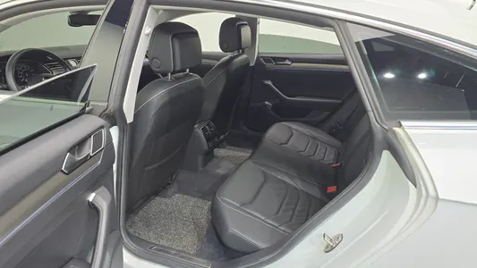 Volkswagen 아테온 2.0 TDI 2019 11