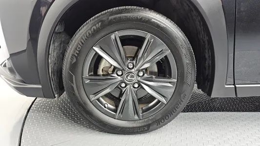 Lexus UX250h 2.0 2WD 2023 5
