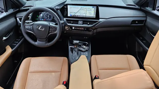 Lexus UX250h 2.0 2WD 2023 7