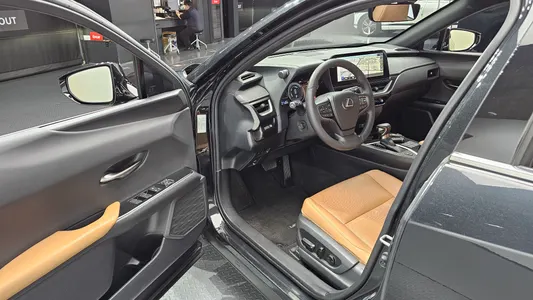 Lexus UX250h 2.0 2WD 2023 10