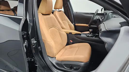 Lexus UX250h 2.0 2WD 2023 26
