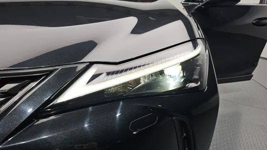 Lexus UX250h 2.0 2WD 2023 22