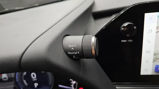 Lexus UX250h 2.0 2WD 2023 28