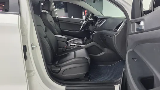 Hyundai Tucson 2.0 4WD 2015 11