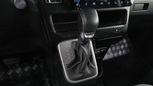 Hyundai Staria 5 2023 9