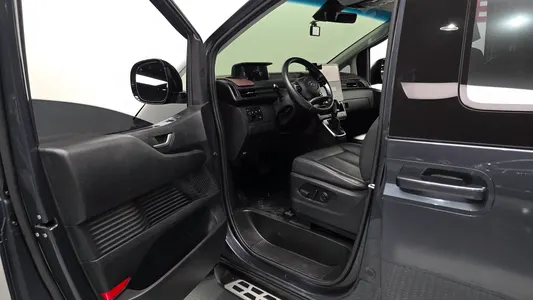 Hyundai Staria 5 2023 10