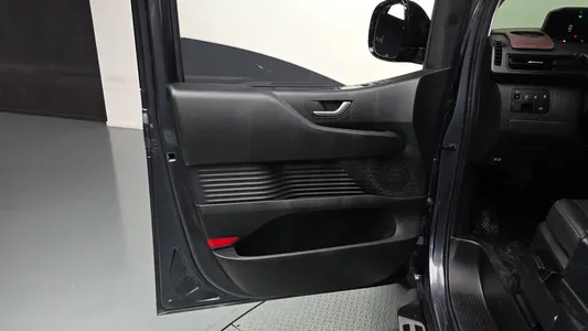 Hyundai Staria 5 2023 25