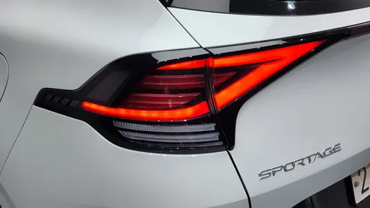 Kia 5 2WD 2023 23