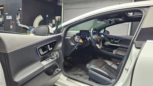 Mercedes-Benz EQE V295 EQE350+ 2022 10