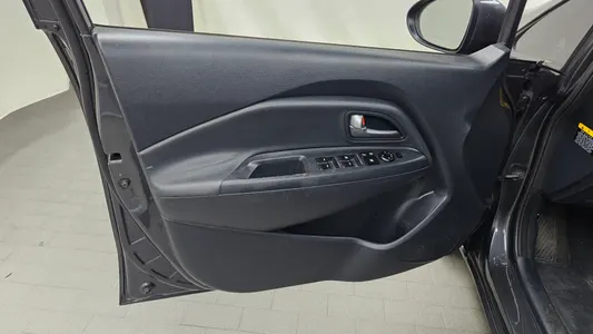 Kia 프라이드 5DR 1.4 2015 24