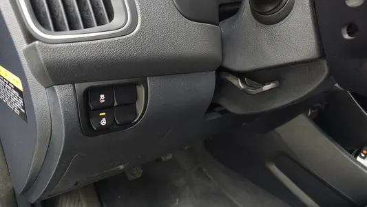 Kia 프라이드 5DR 1.4 2015 29