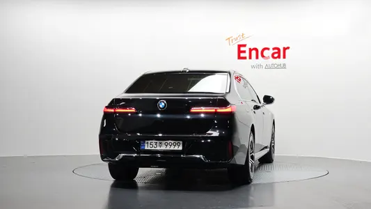 BMW 7 Series (G70) 740i sDrive M 2023 4