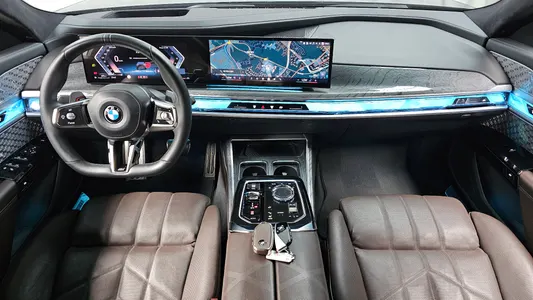 BMW 7 Series (G70) 740i sDrive M 2023 7