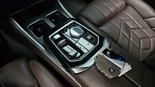 BMW 7 Series (G70) 740i sDrive M 2023 9