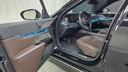 BMW 7 Series (G70) 740i sDrive M 2023 10