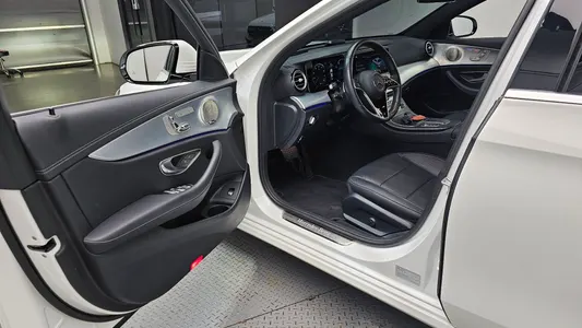 Mercedes-Benz E-Class W213 E350 4MATIC 2021 10