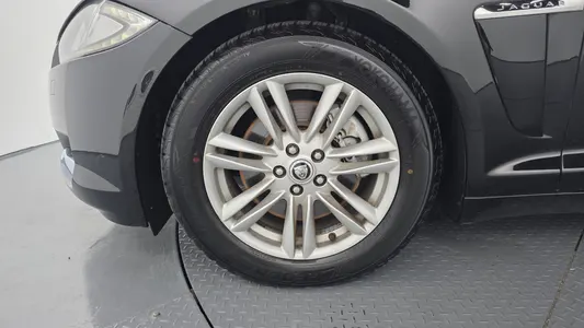 Jaguar New XF 2.2D 2012 5