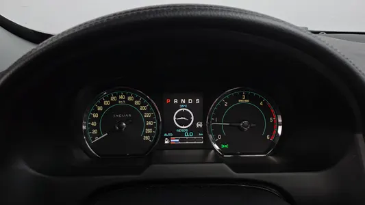 Jaguar New XF 2.2D 2012 8