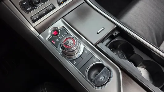 Jaguar New XF 2.2D 2012 9
