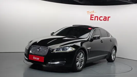 Jaguar New XF 2.2D 2012