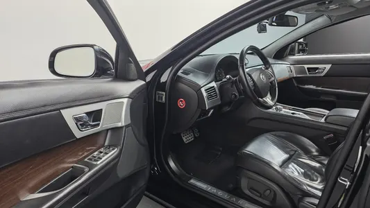 Jaguar New XF 2.2D 2012 12