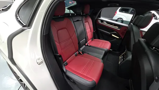 Porsche (PO536) 3.0 2023 32