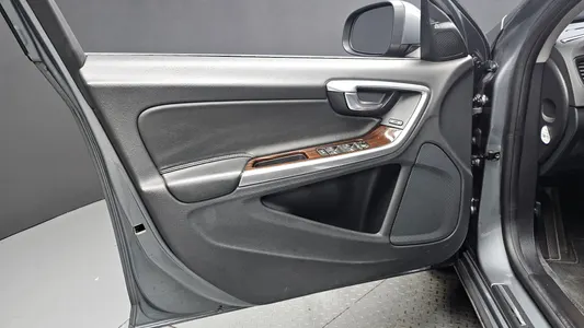 Volvo S60 D3 2018 24