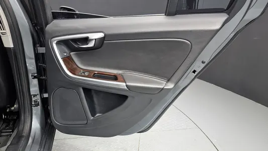Volvo S60 D3 2018 25