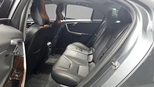 Volvo S60 D3 2018 26
