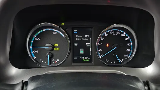 Toyota RAV4 2.5 4WD 2017 8