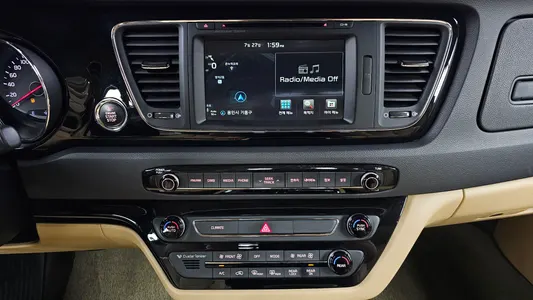 Kia 카니발 7 2015 12