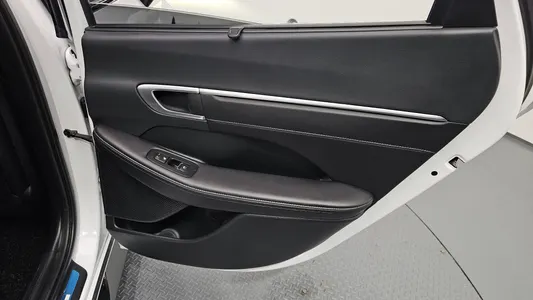Hyundai (DN8) 1.6 2022 25