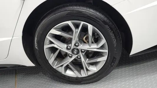 Hyundai (DN8) 1.6 2022 21