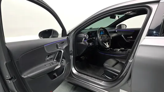 Mercedes-Benz A-Class W177 A200d 2021 10