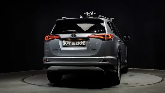 Toyota RAV4 2.5 2WD 2018 4