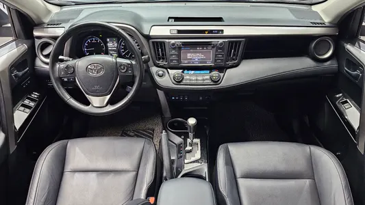 Toyota RAV4 2.5 2WD 2018 7