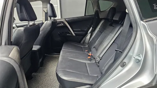 Toyota RAV4 2.5 2WD 2018 12