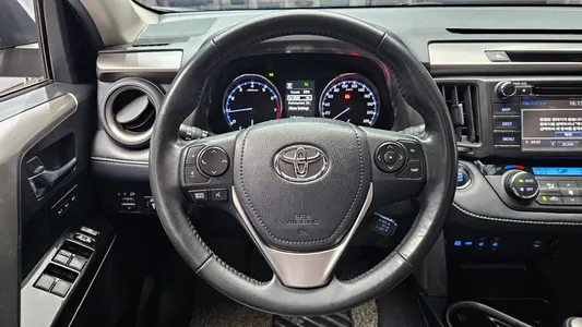 Toyota RAV4 2.5 2WD 2018 13