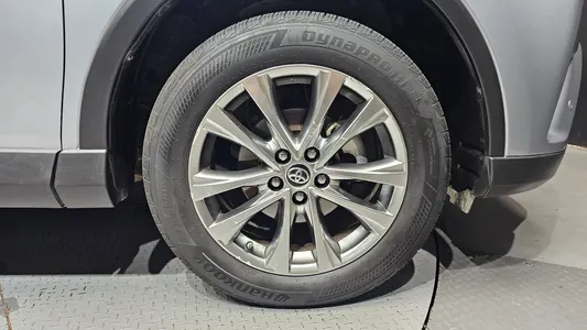 Toyota RAV4 2.5 2WD 2018 21