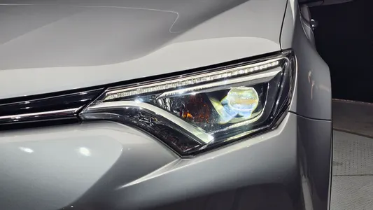 Toyota RAV4 2.5 2WD 2018 22