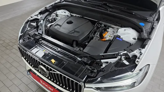 Volvo XC60 2 T8 2025 6