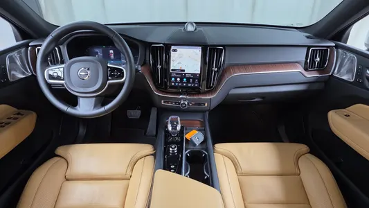 Volvo XC60 2 T8 2025 7