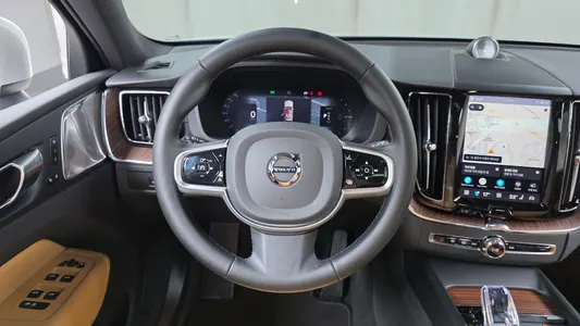 Volvo XC60 2 T8 2025 15