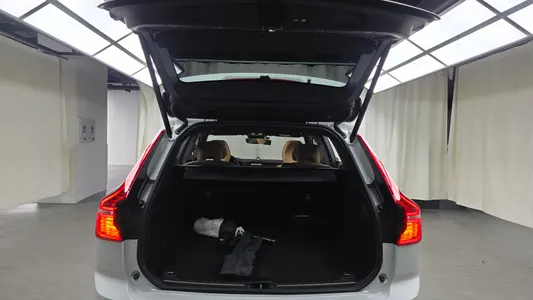 Volvo XC60 2 T8 2025 18