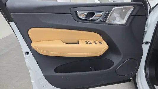Volvo XC60 2 T8 2025 25