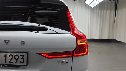Volvo XC60 2 T8 2025 24